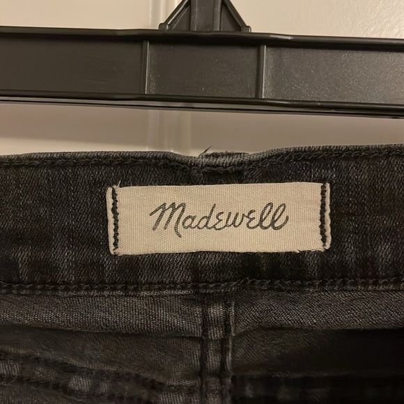Madewell women’s 25 button fly 9” High-Rise Skinny Black Jeans. Raw frayed hem. - Picture 5 of 12